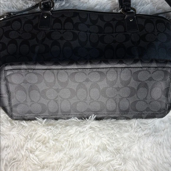 Coach Black Signature Tote Bag - Picture 3 of 6